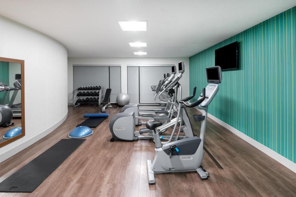 Holiday Inn Express & Suites Lakeland South by IHG photo