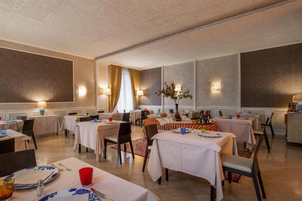 Posezení v ubytování Hotel Ambasciatori