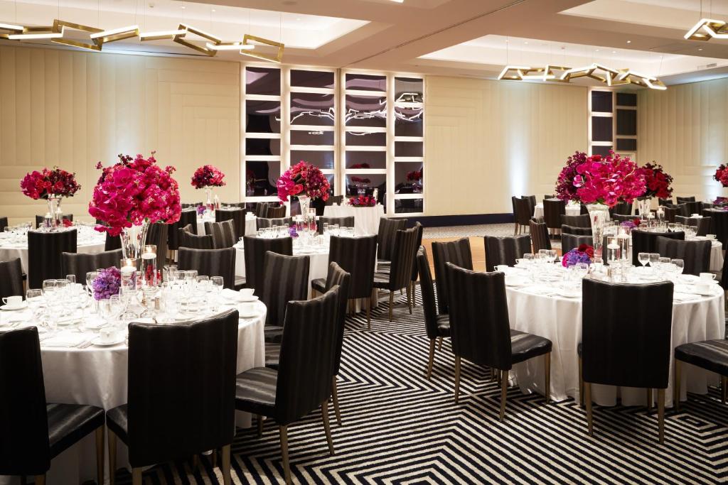 Um restaurante ou outro lugar para comer em Hotel Indigo - Los Angeles Downtown by IHG