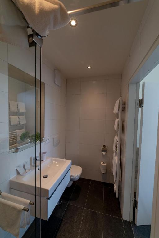 Vannituba majutusasutuses TT-ROOMS - kontaktlos mit Self Check-in I FREE PARKING