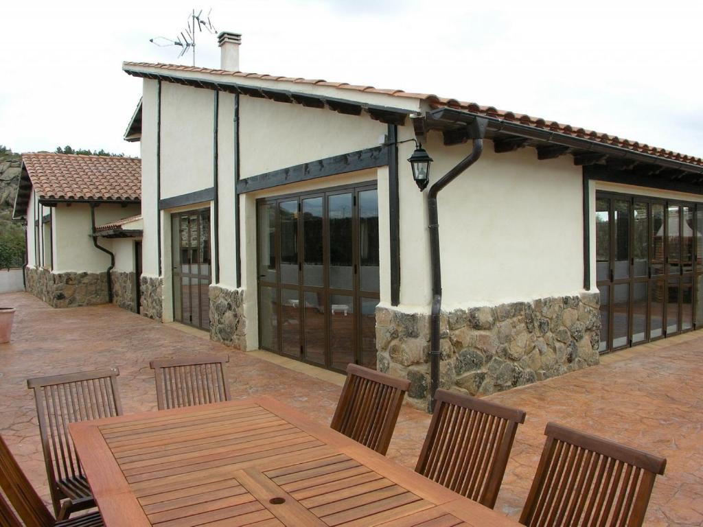 casa las serijuelas, Villanueva de Ávila – Updated 2022 Prices