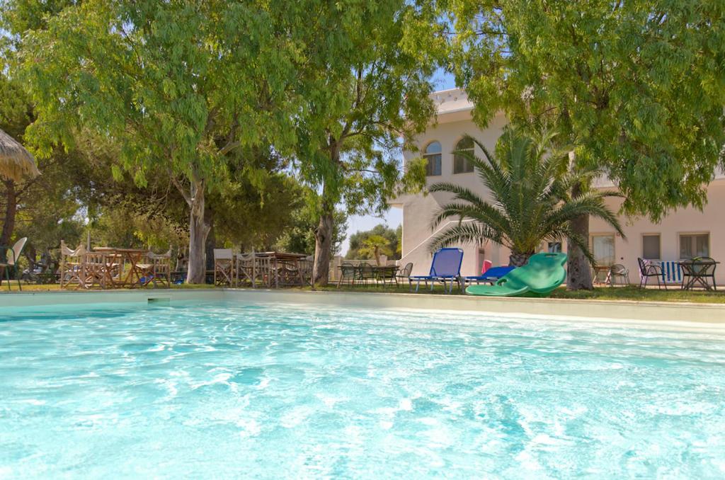 Bazén v ubytování Fuori Rotta Holiday Home nebo v jeho okolí
