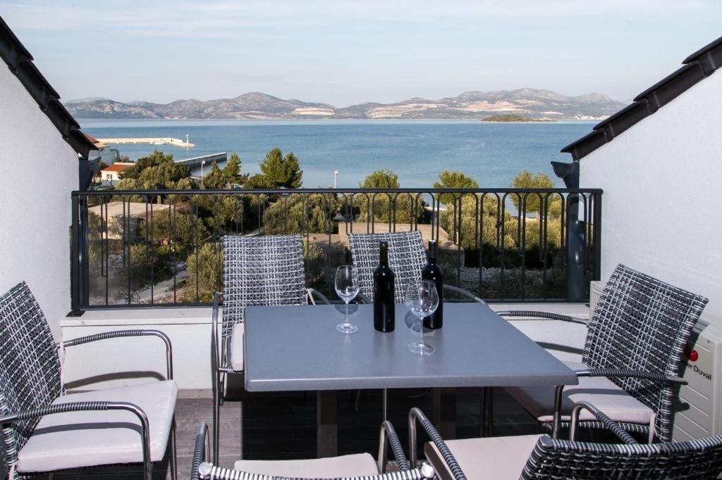 Apartments Kula - Three-Bedroom Apartment With Balcony And Sea View