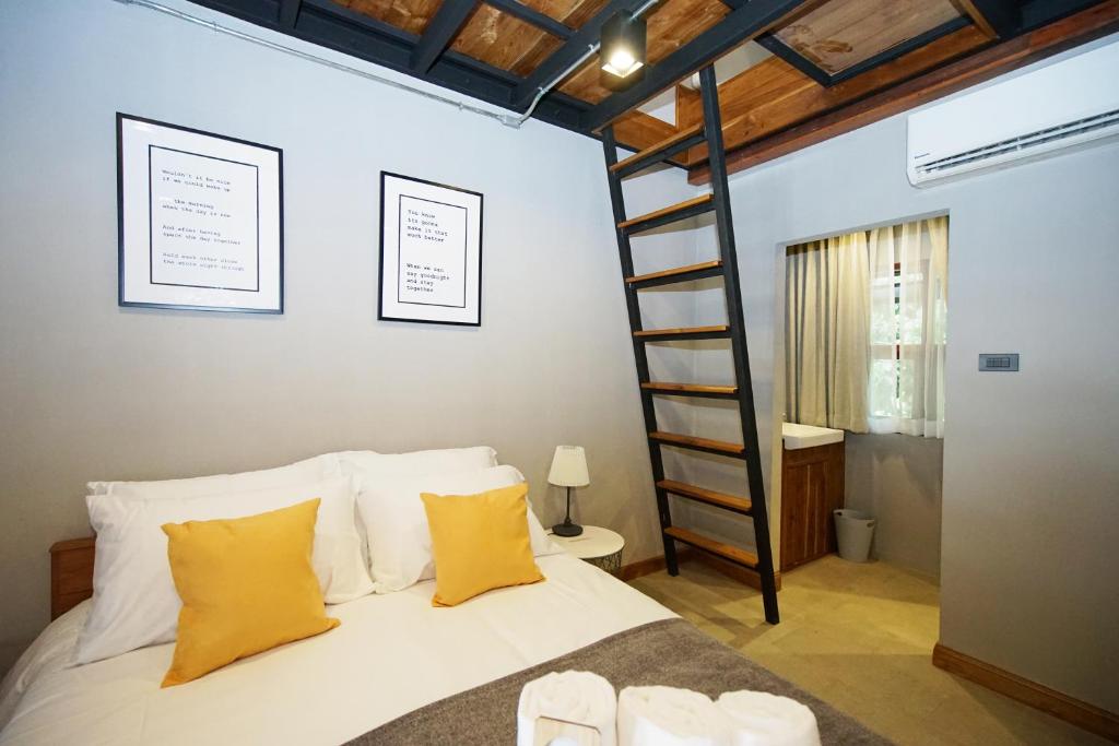 Yellow Pillow village - Resim 38