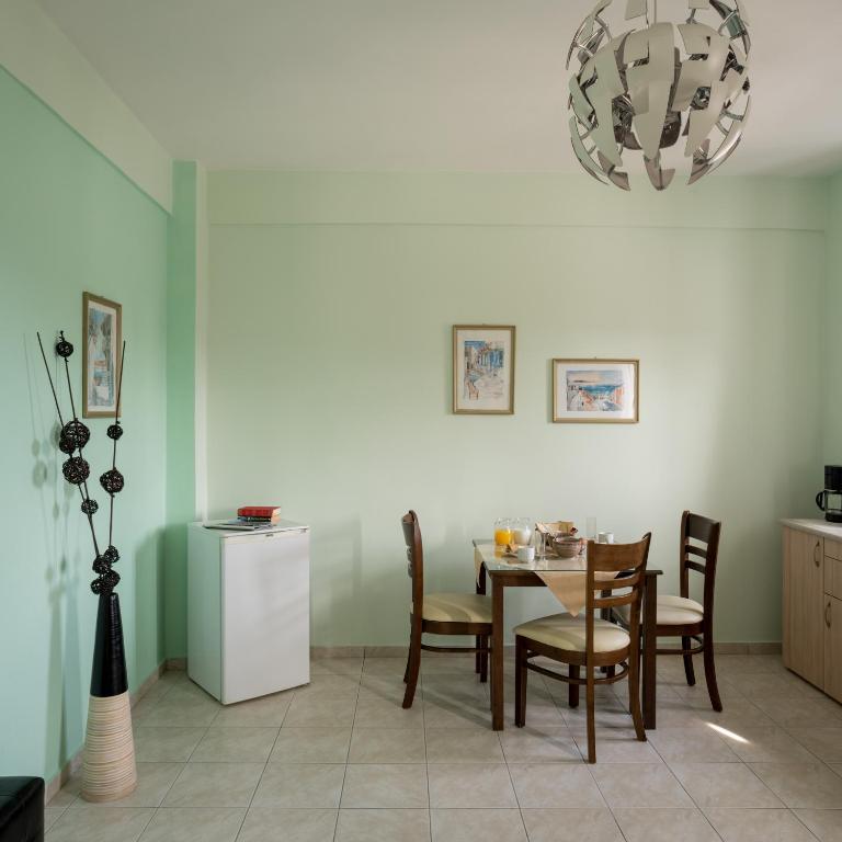 Moonlight Apartments & Suites - 8