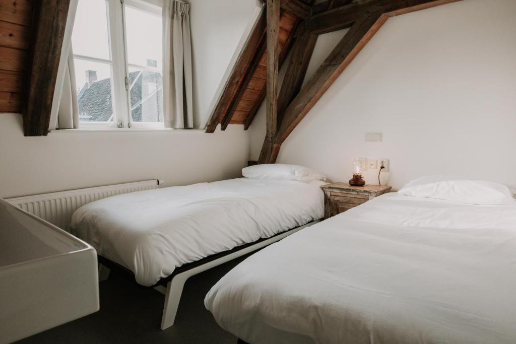 Brass Hotel - Resim 39