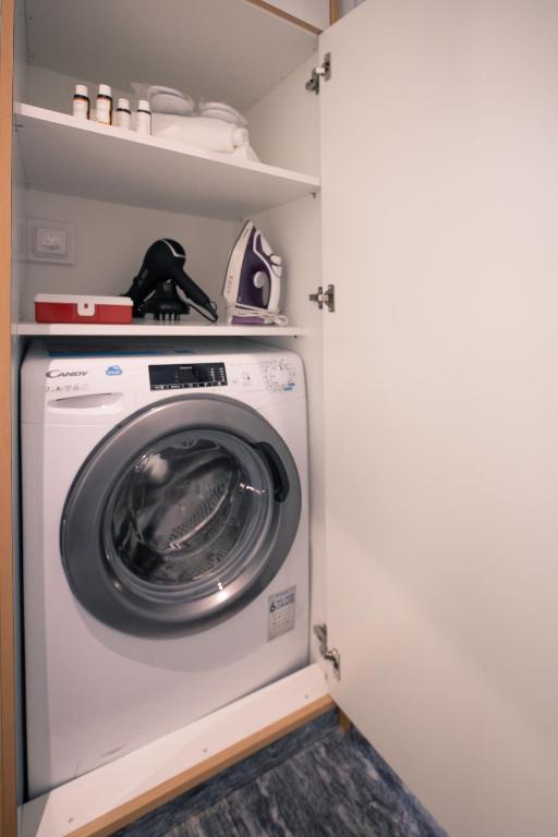 Athens BlueBuilding - 9