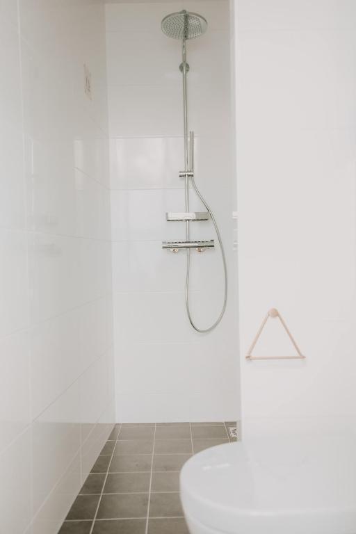 Brass Hotel - Resim 8