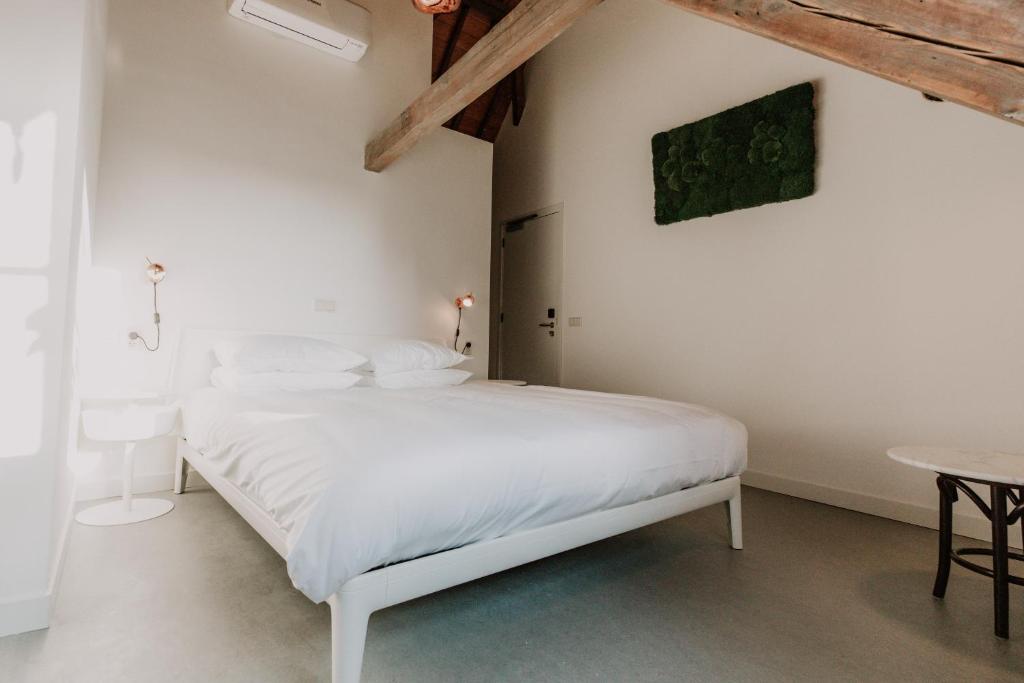 Brass Hotel - Resim 32