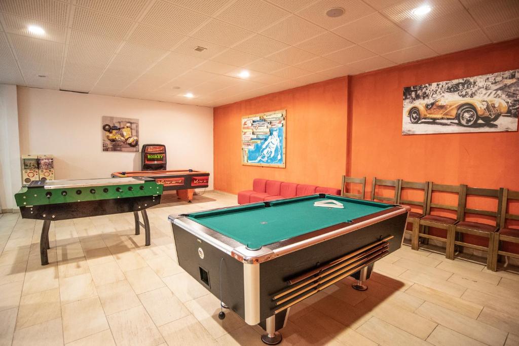 Biliár nebo kulečník v ubytování Hotel Resort Al Sole
