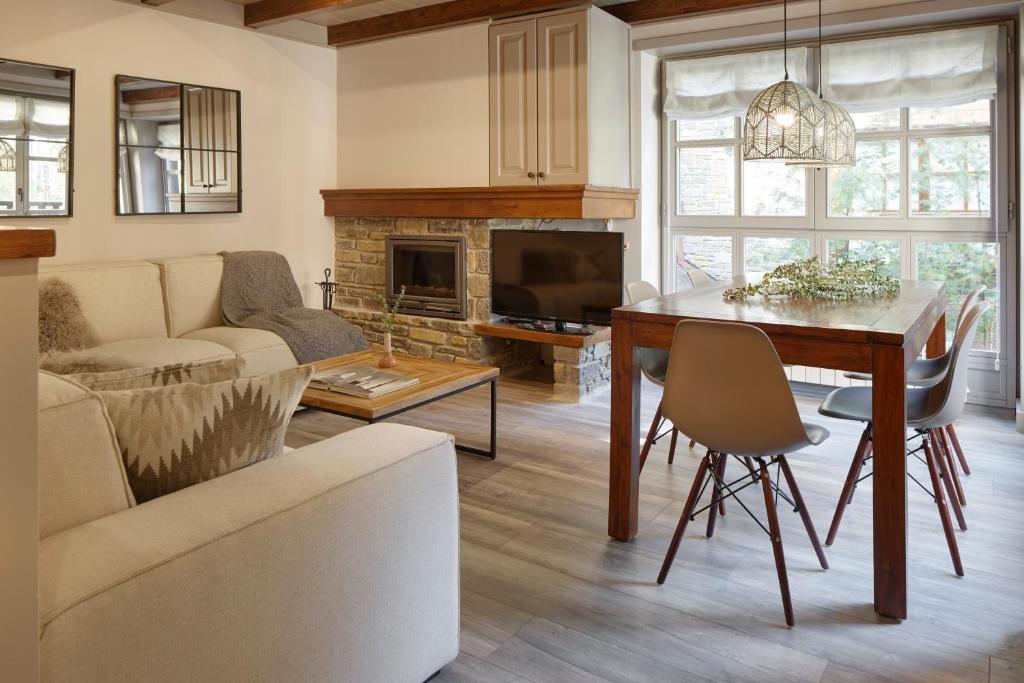 Posezení v ubytování Val de Ruda Luxe 9 by FeelFree Rentals