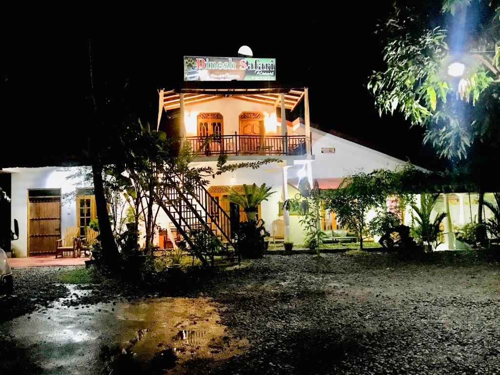Zahrada ubytování Dinesh Safari Homestay