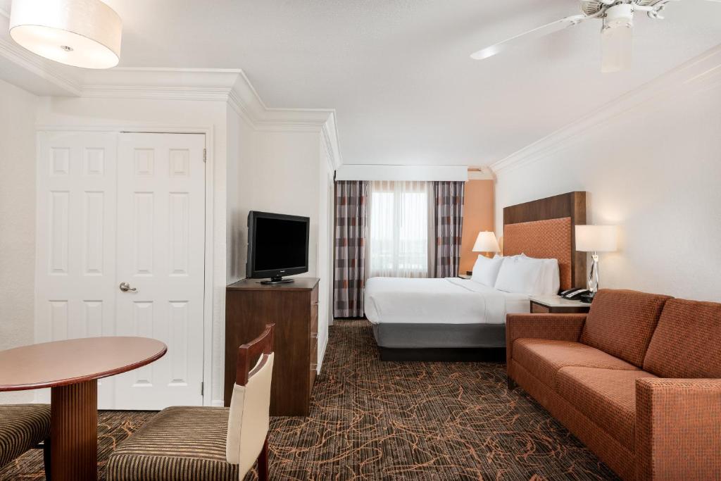 Holiday Inn Fort Lauderdale Airport, an IHG Hotel - Rey Suite