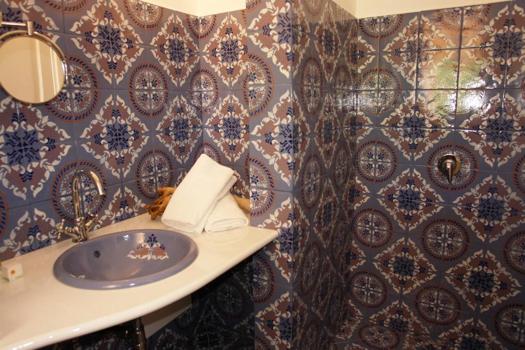 A bathroom at Villa Rocce Rosse