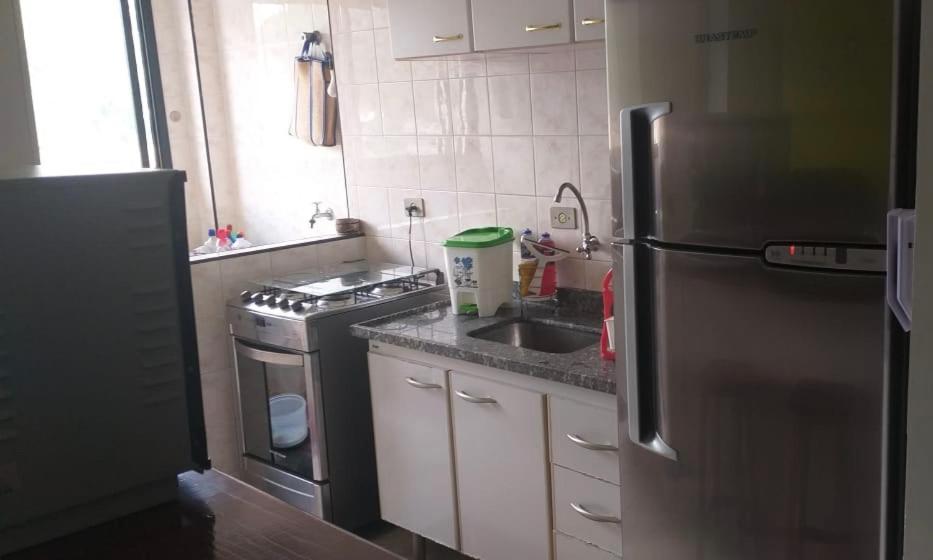  Apartamento à 3 quadras da praia da enseada