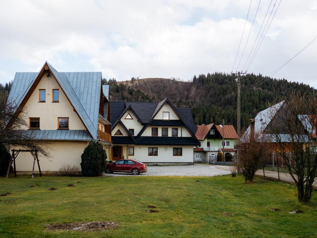 O vedere generală la munți sau o vedere la munte luată de la acest B&B