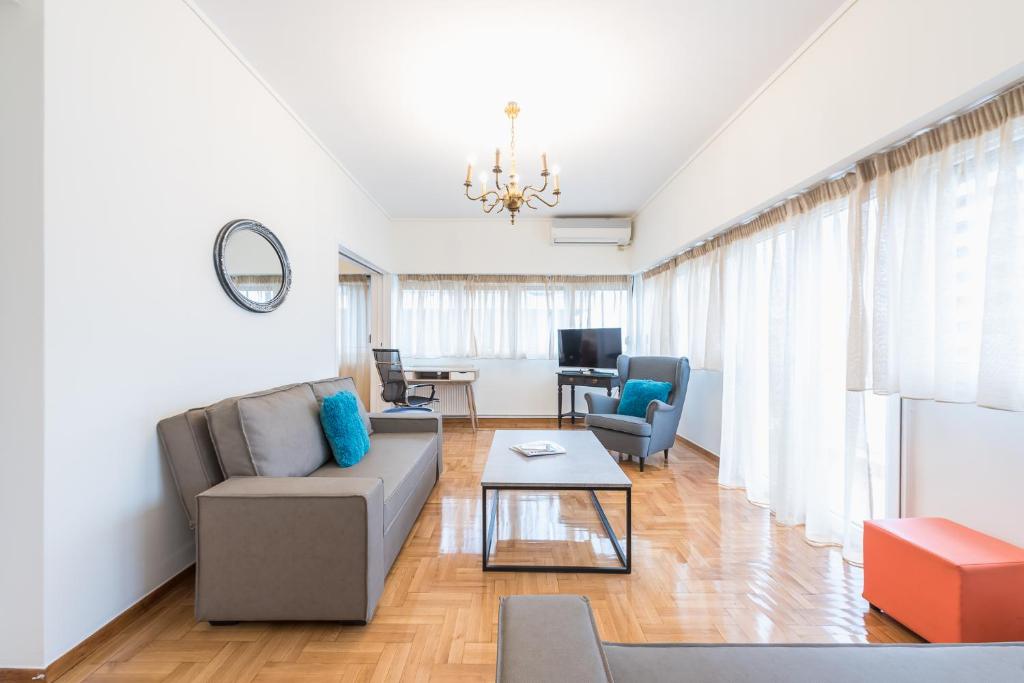 Spacious Holiday Family Home by Cloudkeys - Housity