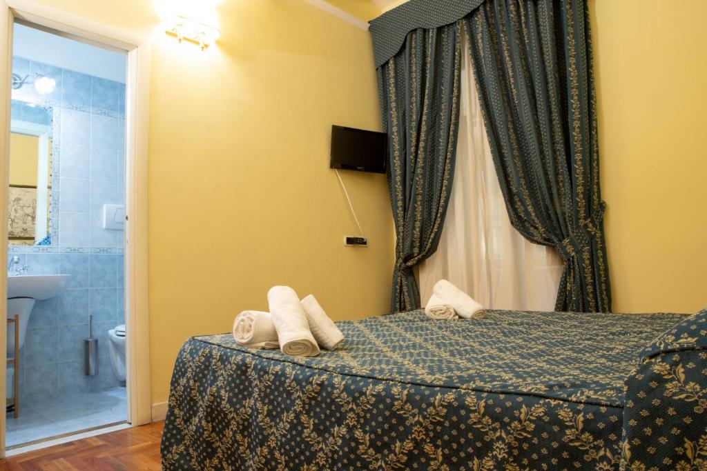 Łóżko lub łóżka w pokoju w obiekcie Annette B&B