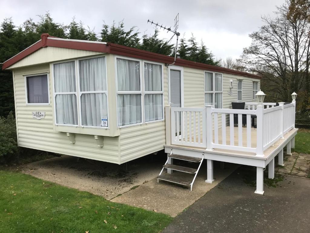 ToBeDeletedLG34, Shanklin (updated prices 2025)