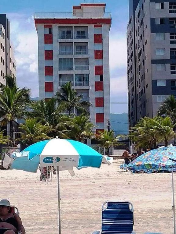  Apartamento Pé na Areia Praia Grande vem curtir