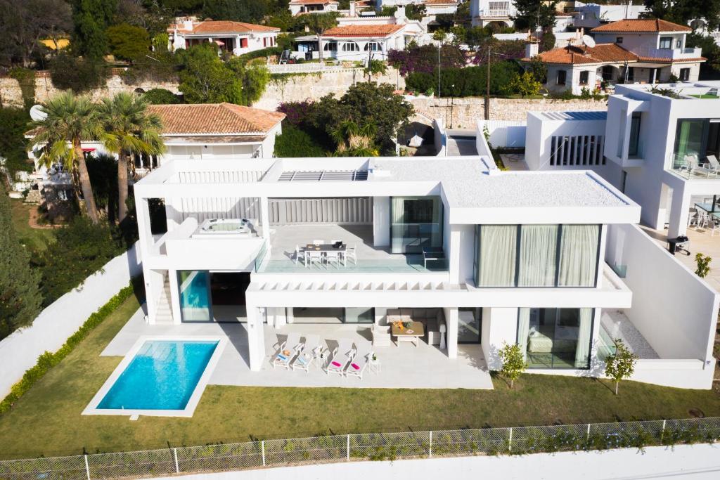 Oasis - Newly constructed Luxury Villa with Jacuzzi ...
