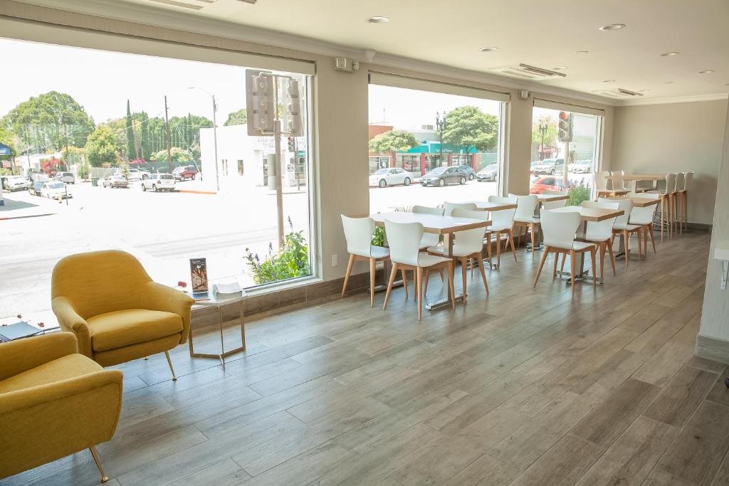 Pasadena Rose & Crown Hotel photo