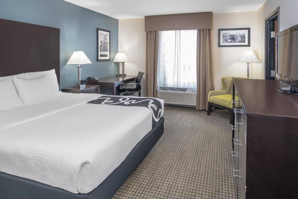 La Quinta by Wyndham Moscow Pullman photo