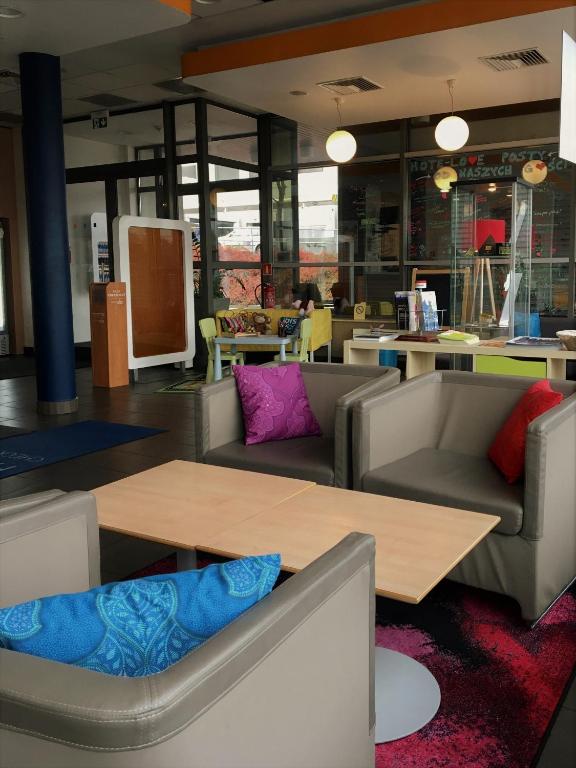 Posedenie v ubytovaní ibis budget Katowice Centrum