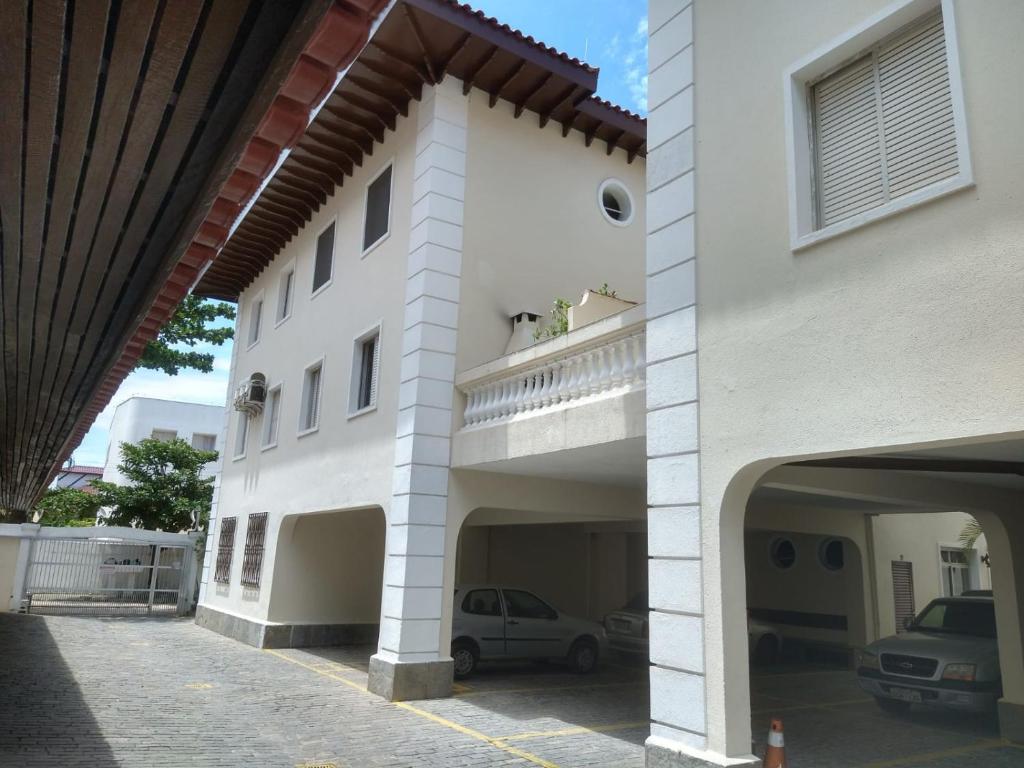  apto com varanda e churrasqueira exclusiva a 5 minutos da praia com churrasqueira exclusiva!