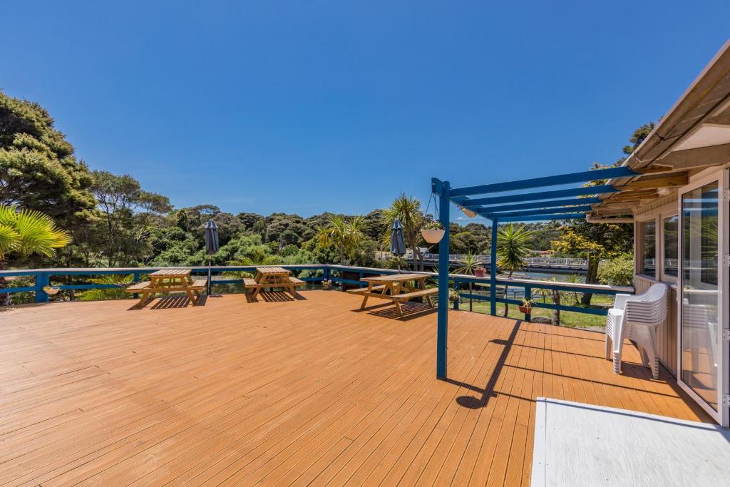 Balkón nebo terasa v ubytování Riverside Lodge Paihia