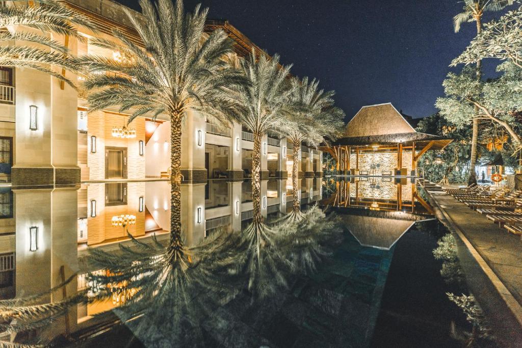 Puri Santrian Beach Resort And Spa - 12