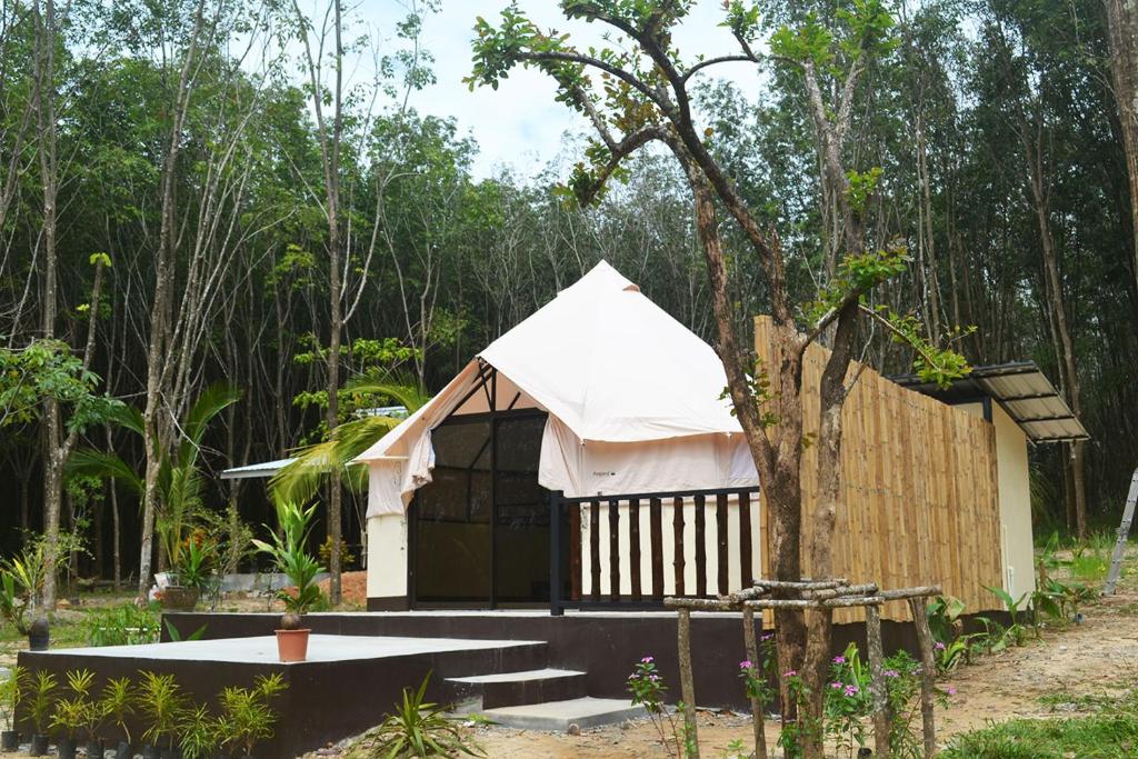 Zahrada ubytování Camp Hadee Koh Yao Noi