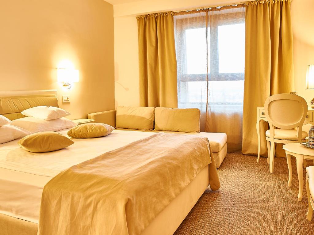 Continental Forum Tirgu Mures - Resim 14