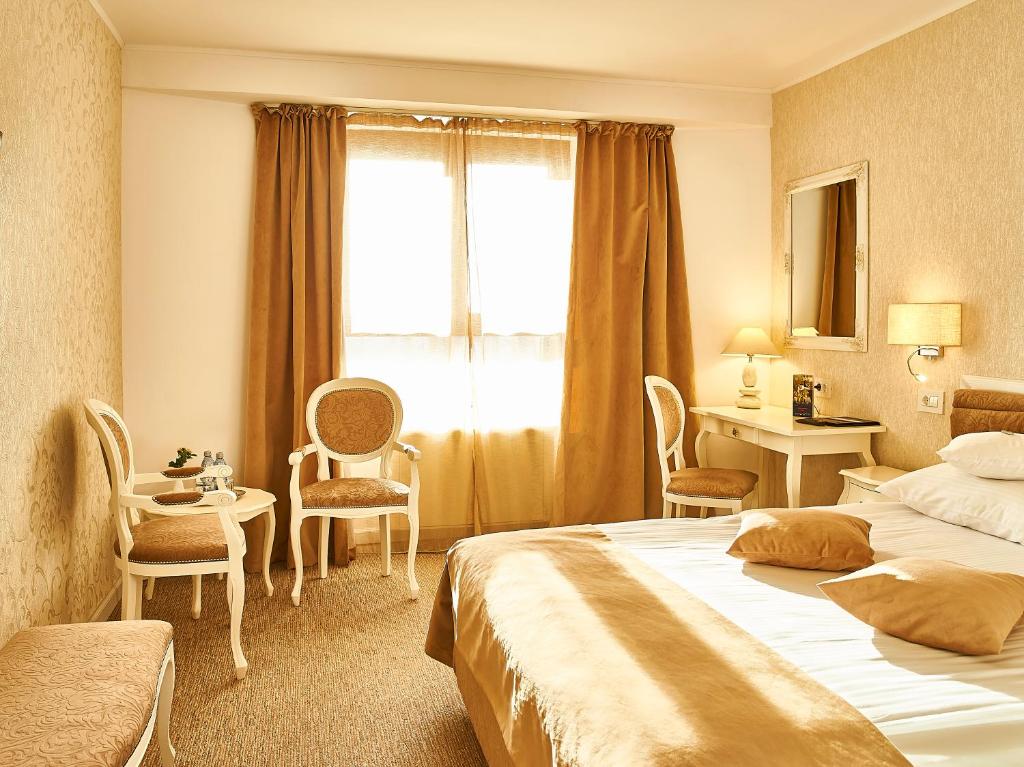 Continental Forum Tirgu Mures - Resim 2