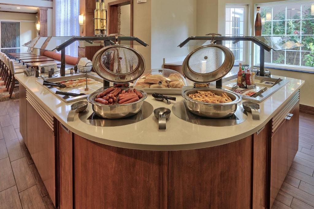 Staybridge Suites Albuquerque North by IHG photo