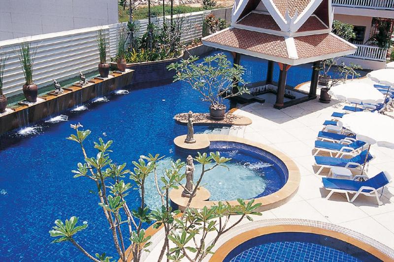 Bazén v ubytování Kata Poolside Resort SHA Extra Plus nebo v jeho okolí