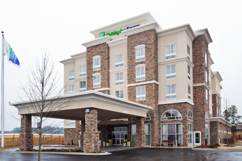 a rendering of the omni hotel in yakima at Holiday Inn Express Augusta North by IHG in Augusta