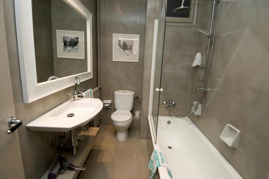 Kúpeľňa v ubytovaní Hotel Restaurant Pessets & SPA