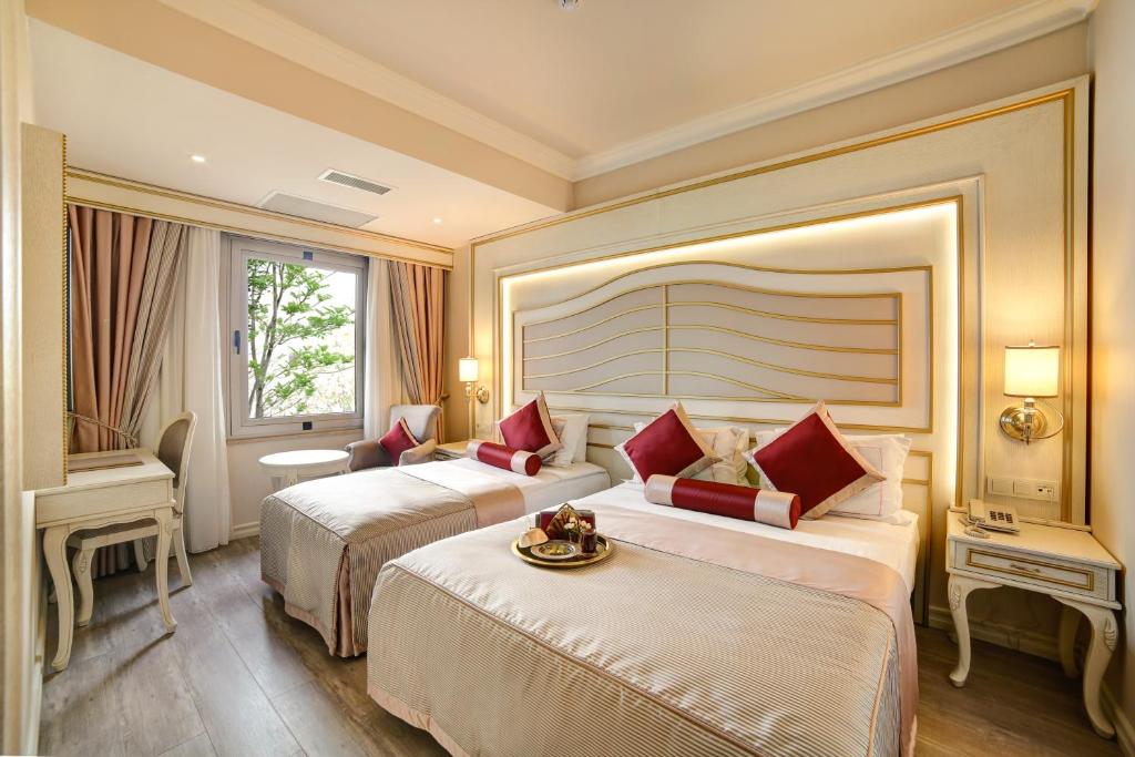 Halifaks Hotel - Family Room