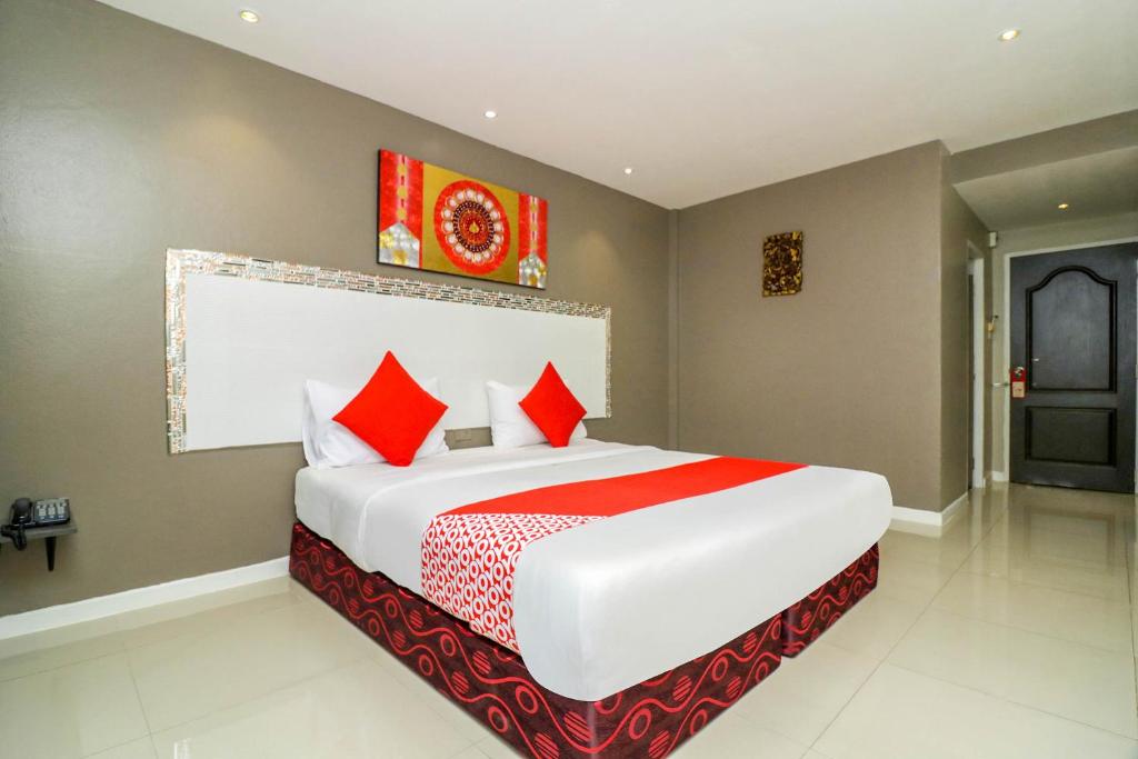 Natural Beach Hotel Pattaya - Standard Double Room