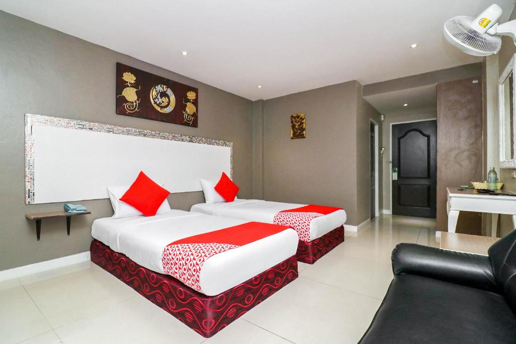 Natural Beach Hotel Pattaya - Twin Room With Pool View