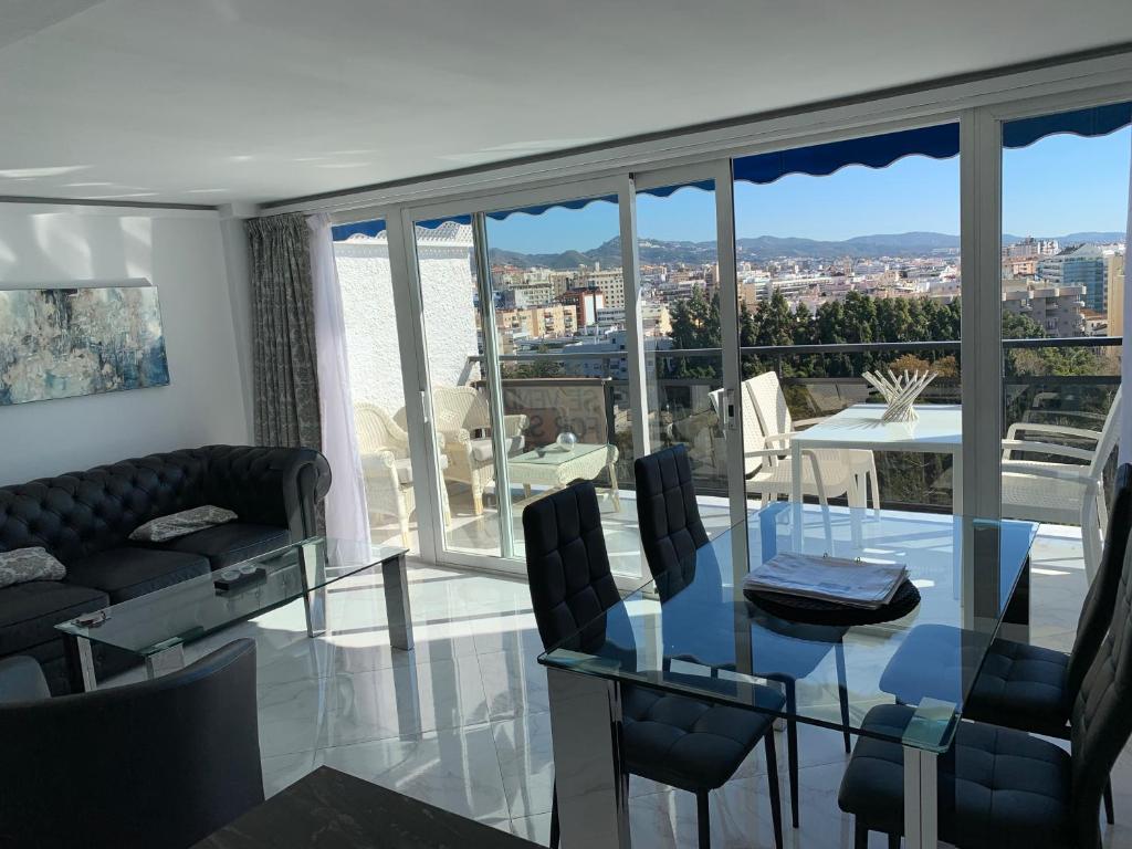 Imagen de la galería de Skol 927A - beachfront central luxury penthouse, en Marbella