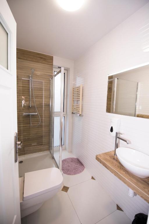 Kúpeľňa v ubytovaní White Home Room