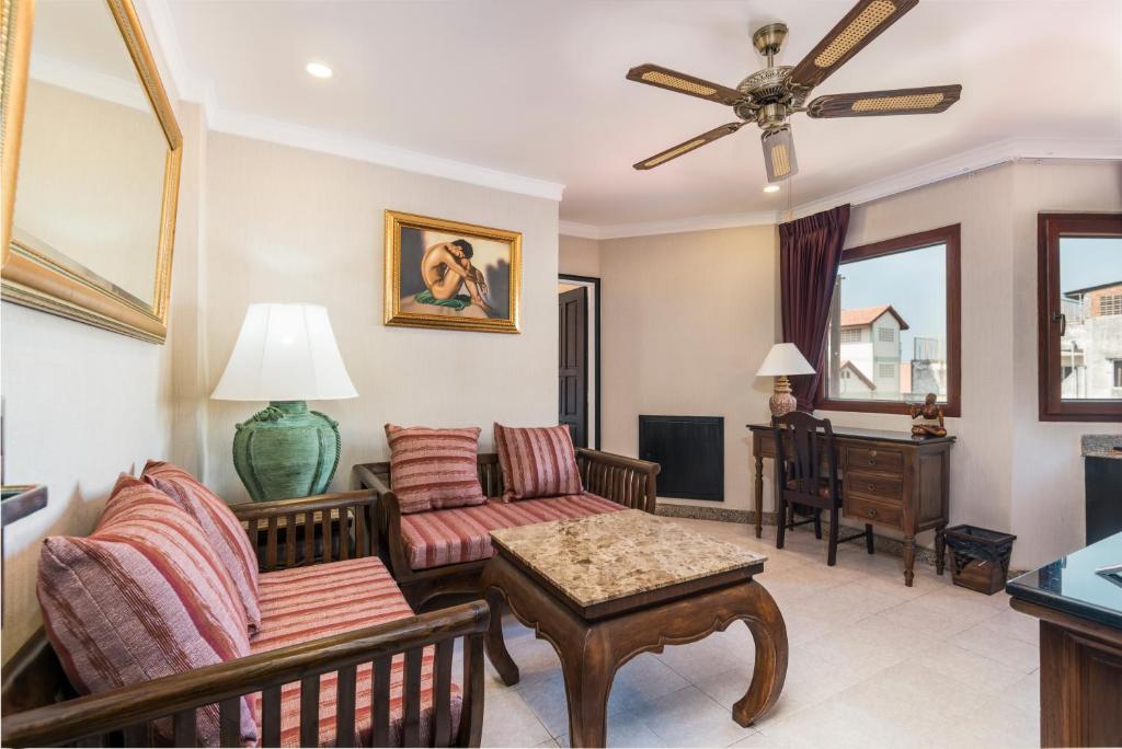 The Ambiance Hotel - Resim 16