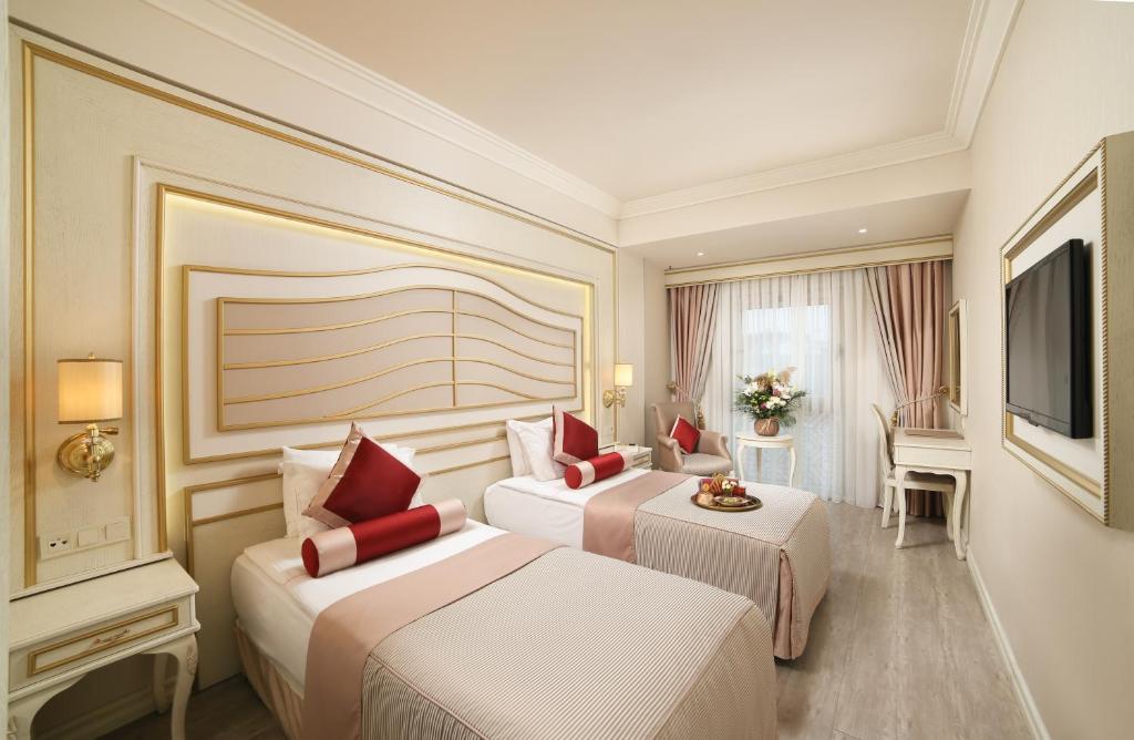 Halifaks Hotel - Two Connecting Double Rooms