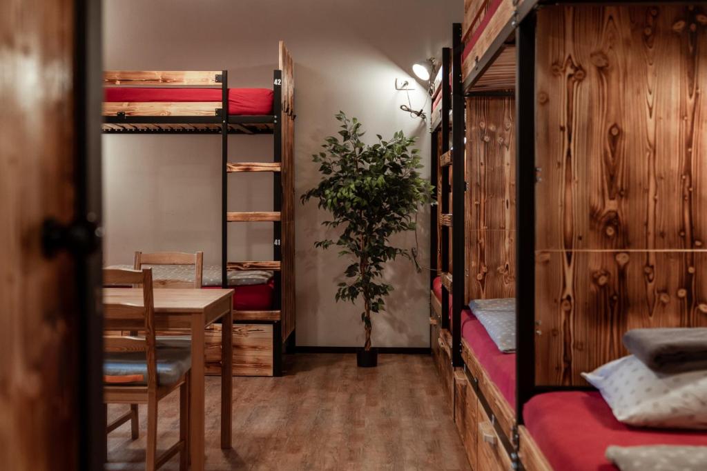 Postel nebo postele na pokoji v ubytování Turn Hostel