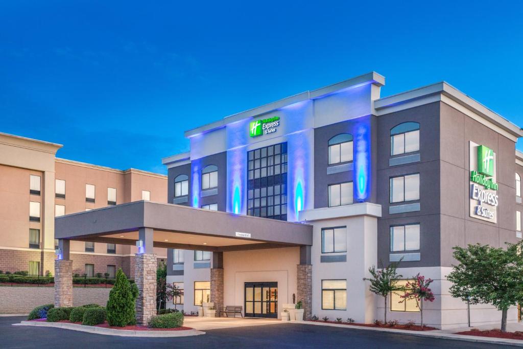 a rendering of the front of a hotel at Holiday Inn Express & Suites Augusta West - Ft Gordon Area, an IHG Hotel in Augusta