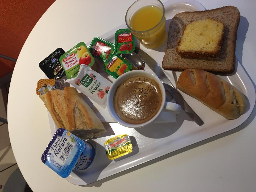 Jídlo v hotelu nebo okolí