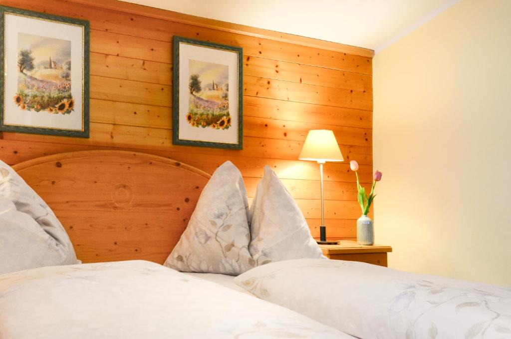 Postel nebo postele na pokoji v ubytování Ferienhaus Schnitzhof