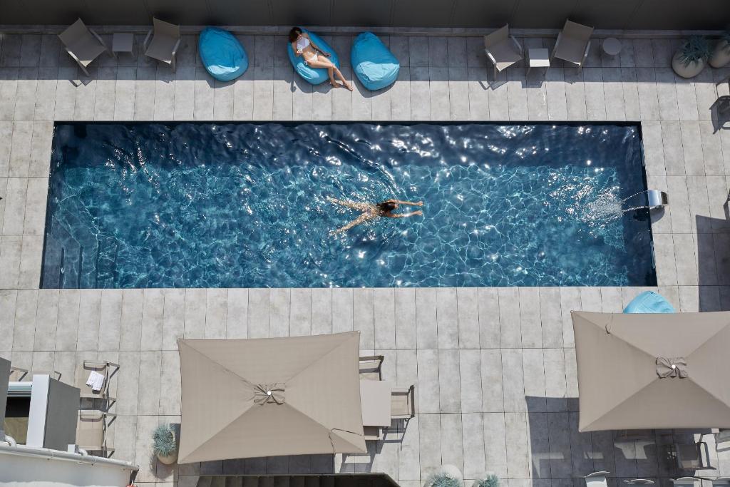 Bazén v ubytovaní Hotel Villa Enrica alebo v jeho blízkosti